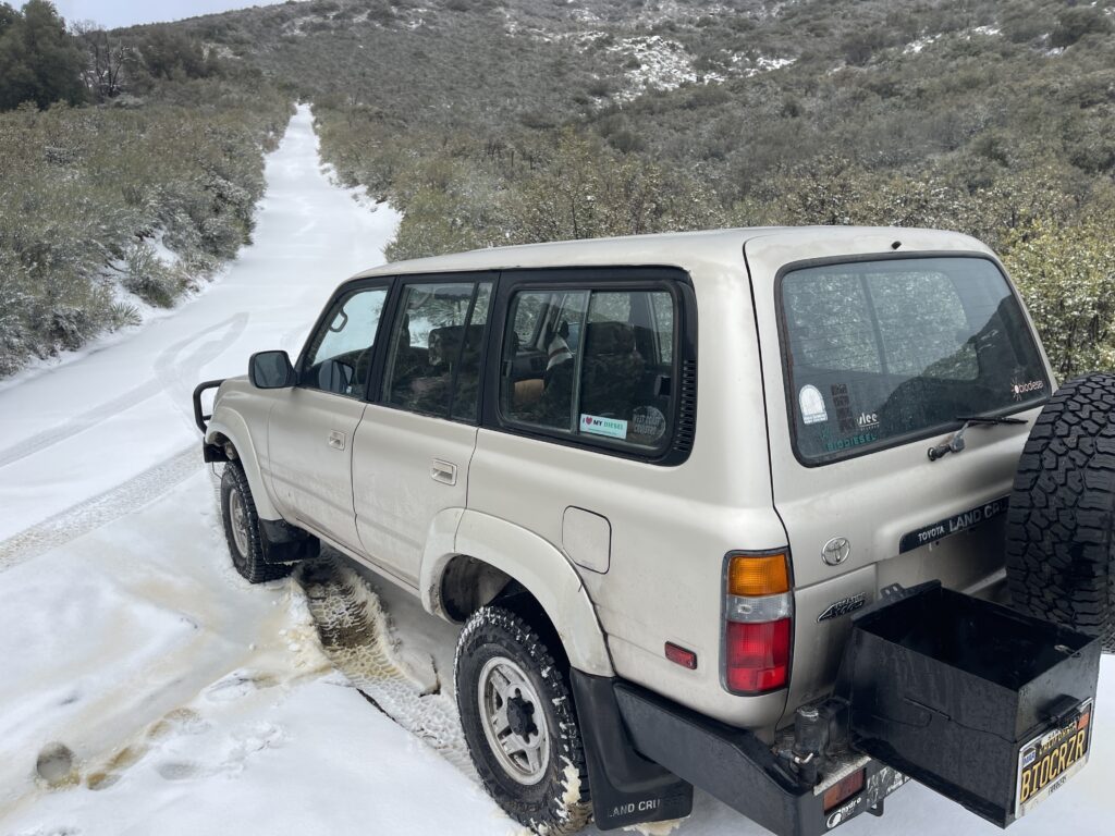 Landcruiser HZJ80 in the snow